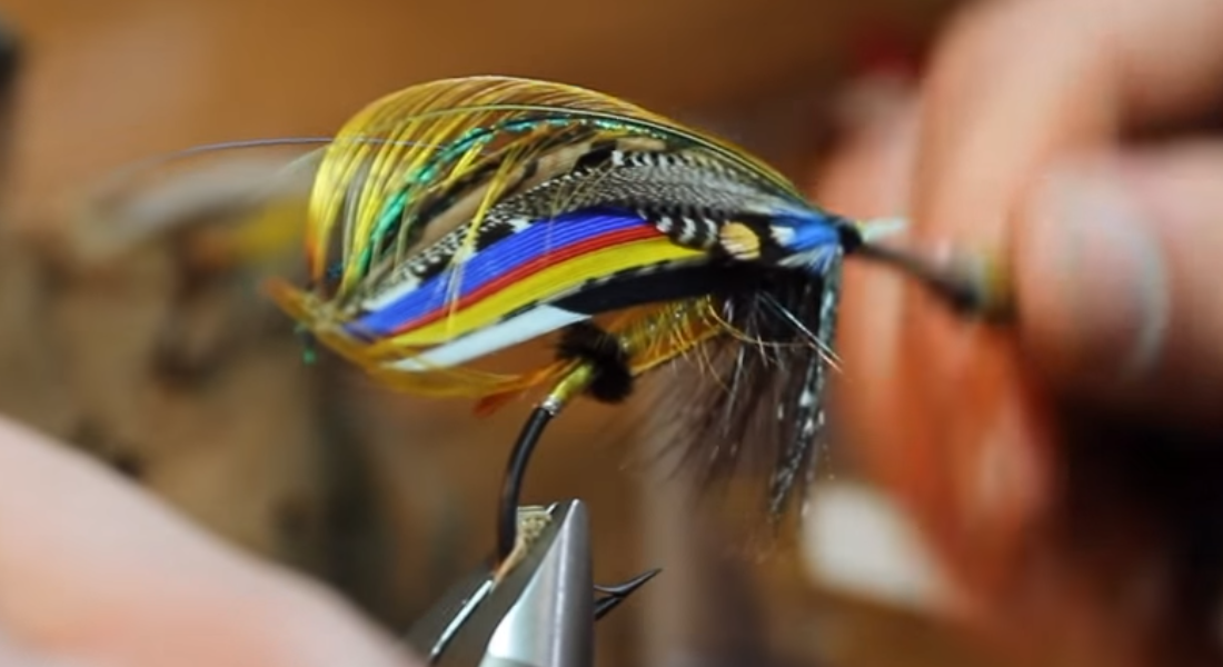 Fly Tying Minute #3 - Le Mouching